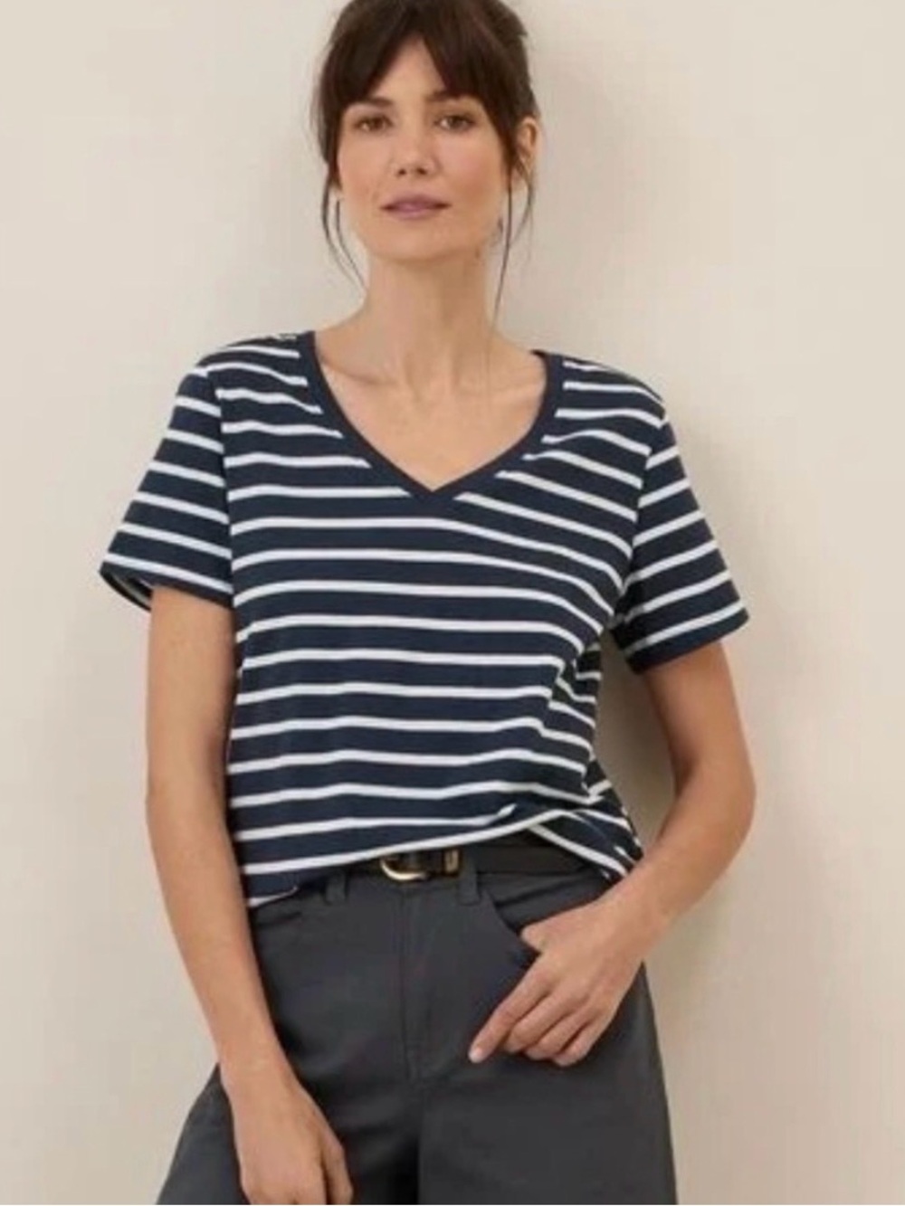 Pact Softspun Organic Cotton Navy & White Stripe V-Neck Tee Size Medium